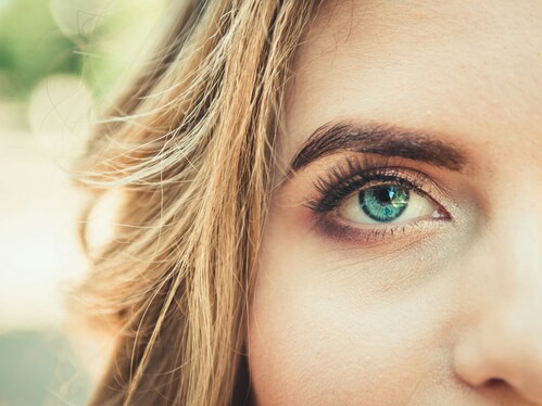 How To Get A Telehealth Eyelash Growth Prescription Delivered To Your Door