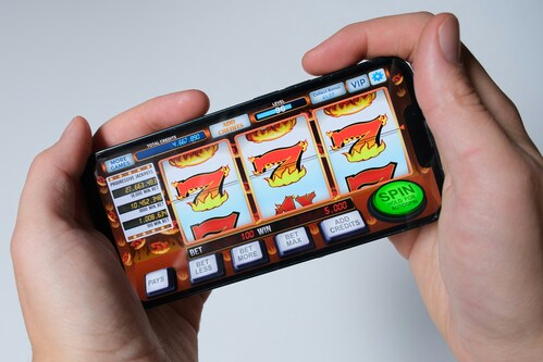 Mobile Casino Gaming Evolution: Impact on Player Behavior & Winnings in 2025
