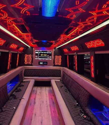 Travel Together: Luxury Mercedes Sprinter Limo Service in Chicago Area